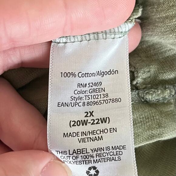 Women’s Top Lot of 2 Black Long Sleeve Green Short Sleeve Casual Comfort Staple - Picture 9 of 11